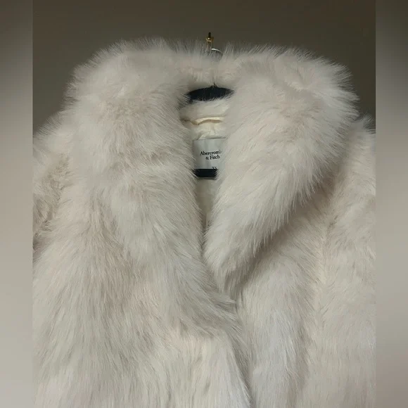 Abercrombie & Fitch Cream faux fur coat - Picture 4 of 10